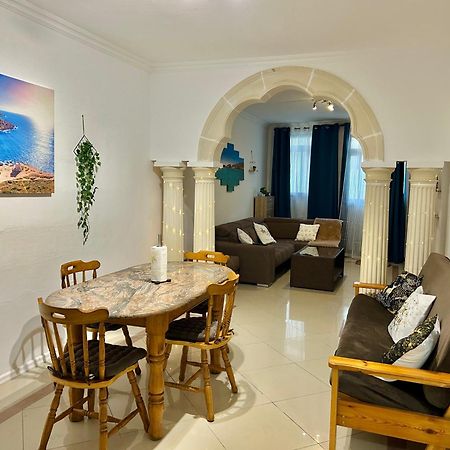 Beach Front 3-Bedroom Holiday Home Mellieha Exterior photo